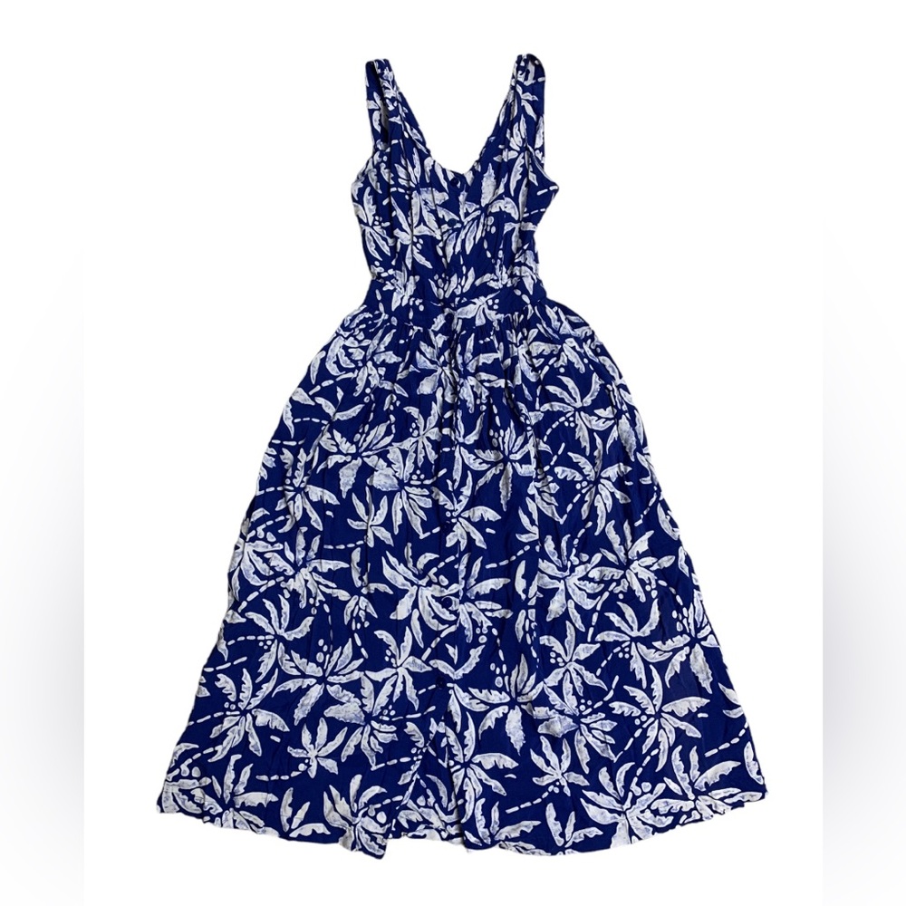 blue and white cross back floral dress with pockets